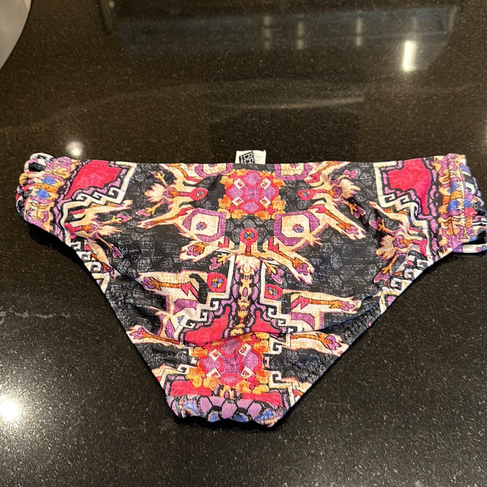 Becca Swim Bikini Bottom Size (14-16) - Picture 4 of 4